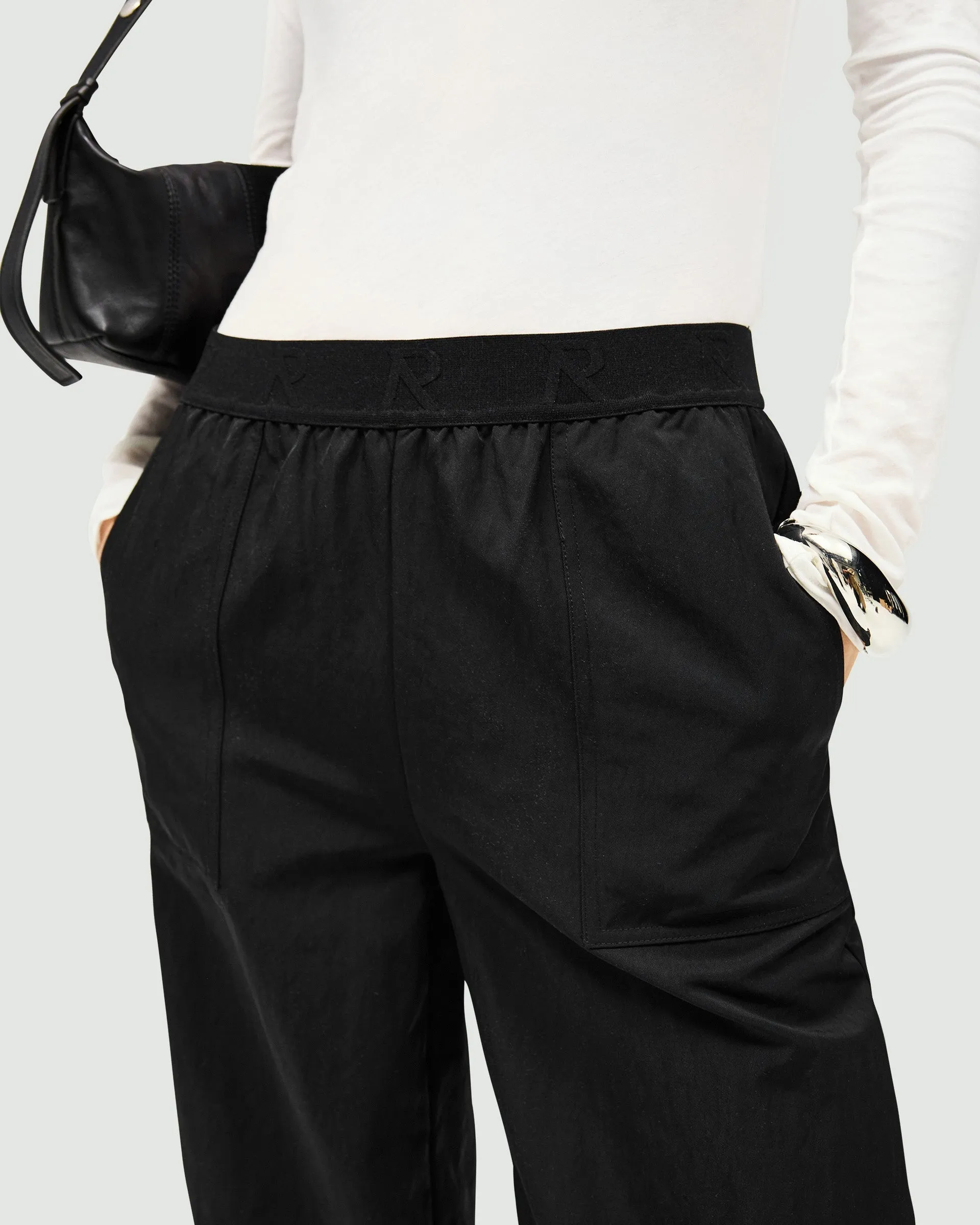Subway Jogger - Jet Black