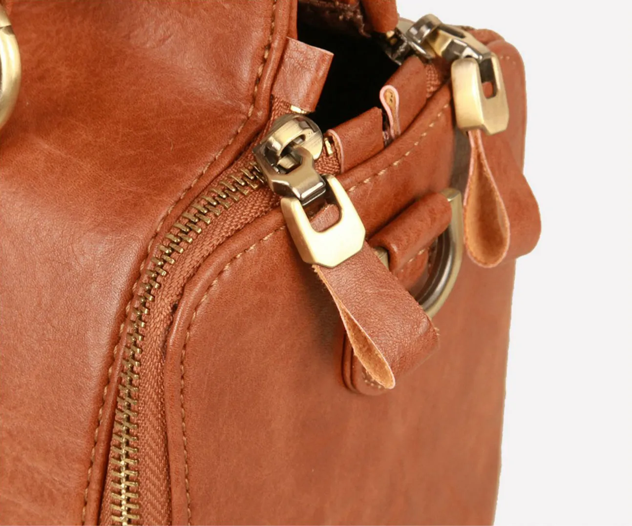 Traveller's Carry-All Bag (Cognac Brown)